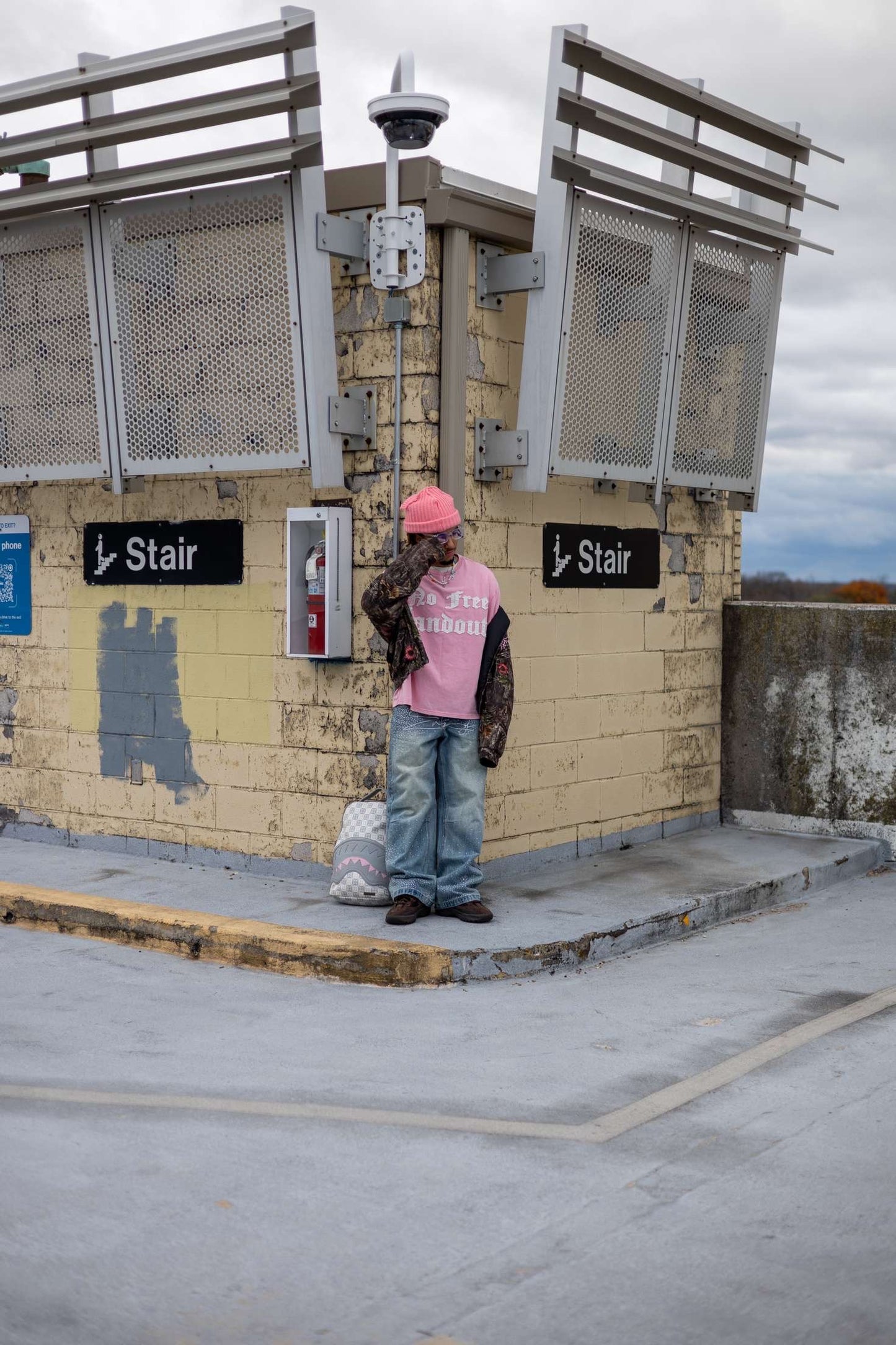 Rose"Stay Greedy" Tee